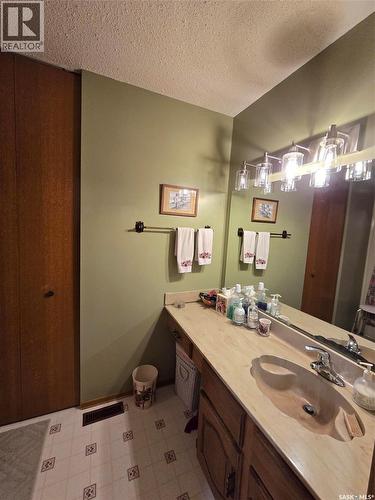 903 Assiniboia Avenue, Grenfell, SK - Indoor Photo Showing Bathroom