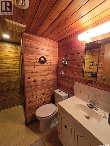 903 Assiniboia Avenue, Grenfell, SK - Indoor Photo Showing Bathroom