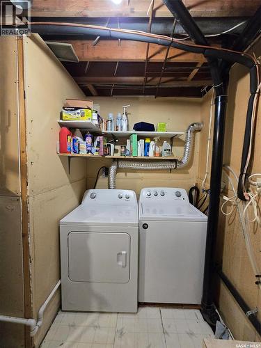 903 Assiniboia Avenue, Grenfell, SK - Indoor Photo Showing Laundry Room