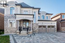 19 CLOVERHAVEN RD ROAD  Brampton, ON L6P 4E4