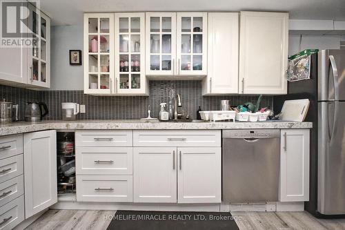 61 Bosworth Crescent, Kitchener, ON - Indoor Photo Showing Kitchen With Upgraded Kitchen