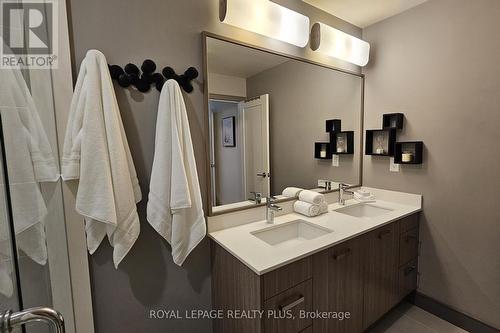 105 - 1575 Lakeshore Road W, Mississauga, ON - Indoor Photo Showing Bathroom