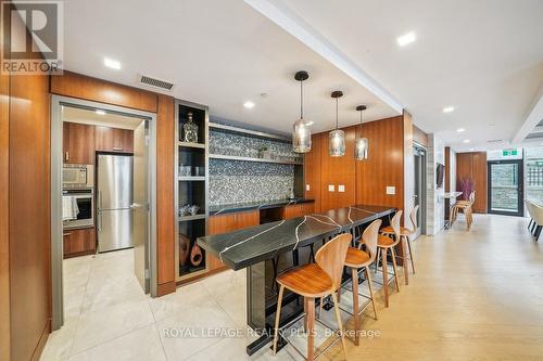 105 - 1575 Lakeshore Road W, Mississauga, ON - Indoor