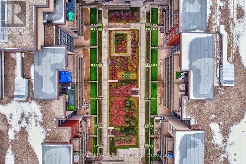 105 - 1575 Lakeshore Road W, Mississauga, ON - Outdoor