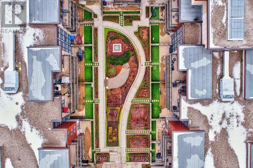 105 - 1575 Lakeshore Road W, Mississauga, ON -  With Facade