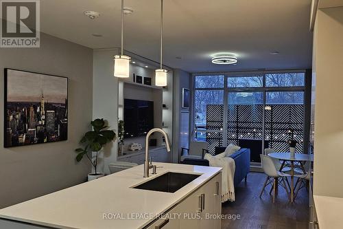 105 - 1575 Lakeshore Road W, Mississauga, ON - Indoor Photo Showing Kitchen