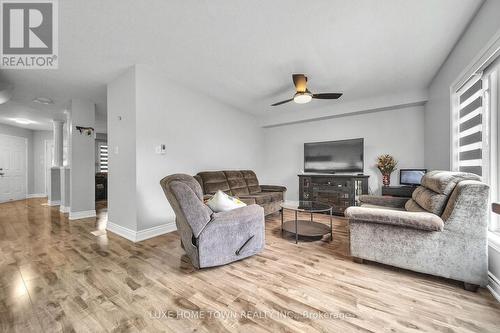 130 Adler Drive, Cambridge, ON - Indoor Photo Showing Living Room