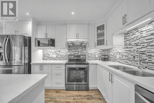 130 Adler Drive, Cambridge, ON - Indoor Photo Showing Kitchen With Double Sink With Upgraded Kitchen