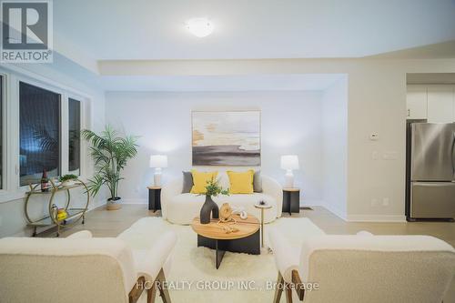 main floor - living room - 46 York Downs Boulevard, Markham, ON - Indoor Photo Showing Living Room