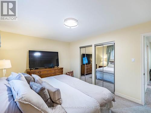 25 Devonshire Drive, Brampton, ON - Indoor Photo Showing Bedroom