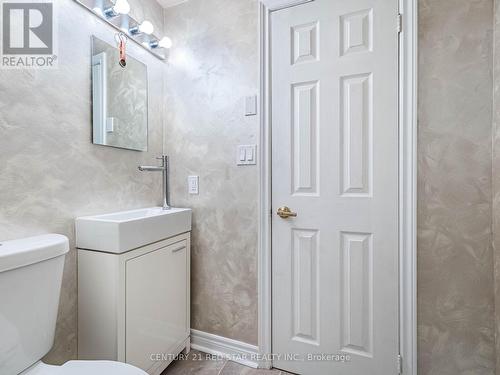25 Devonshire Drive, Brampton, ON - Indoor Photo Showing Bathroom