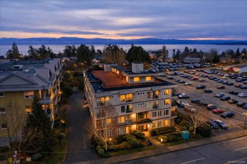 213-1405 Esquimalt Rd  Esquimalt, BC V9A 0A4