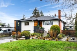 3204 Aldridge St  Saanich, BC V8P 4L6