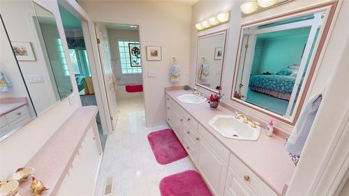 34-1401 Willowbrook Drive, Cranbrook, BC - Indoor Photo Showing Bathroom