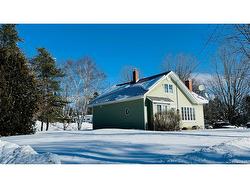 834 Central ST  Centreville, NB E7K 2E7