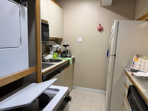 Cuisine - 1919 Rue Du Skieur, Sainte-Adèle, QC 