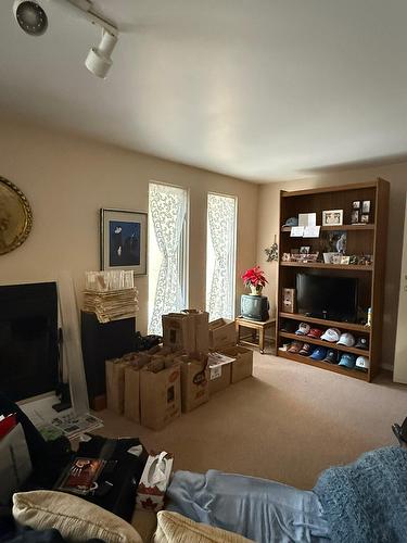 Salon - 1919 Rue Du Skieur, Sainte-Adèle, QC 