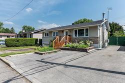 330 Rue Rideau  Châteauguay, QC J6J 1R9