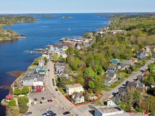 558 Main Street, Mahone Bay, NS 