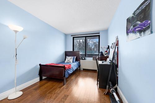 Chambre à coucher - 107-5740 Av. Rembrandt, Côte-Saint-Luc, QC - Indoor Photo Showing Bedroom