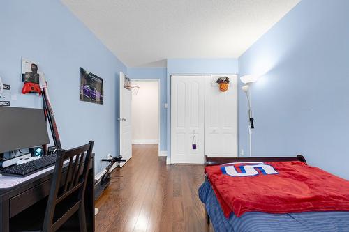 Chambre à coucher - 107-5740 Av. Rembrandt, Côte-Saint-Luc, QC - Indoor Photo Showing Bedroom