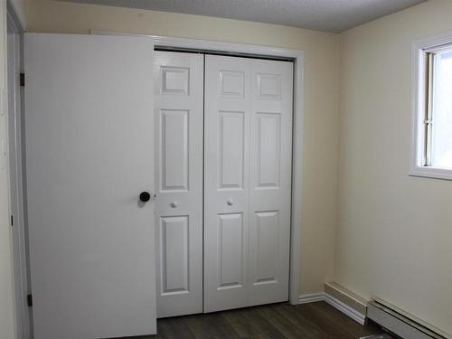115 Robertson Street, Thunder Bay, ON - Indoor Photo Showing Other Room