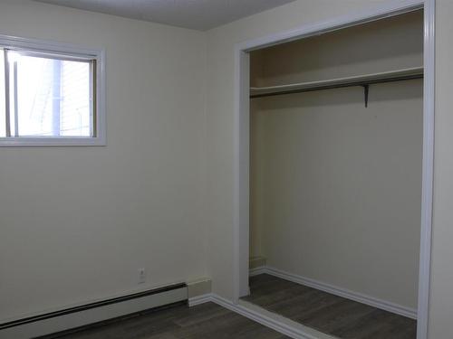 115 Robertson Street, Thunder Bay, ON - Indoor Photo Showing Other Room