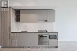 4915 - 55 MERCER STREET  Toronto, ON M5V 3W2