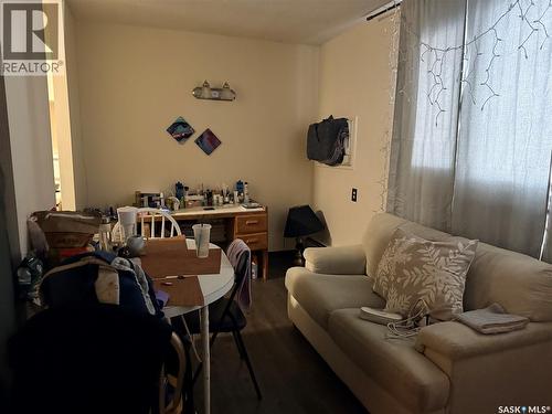 11 19 Centennial Street, Regina, SK - Indoor Photo Showing Living Room