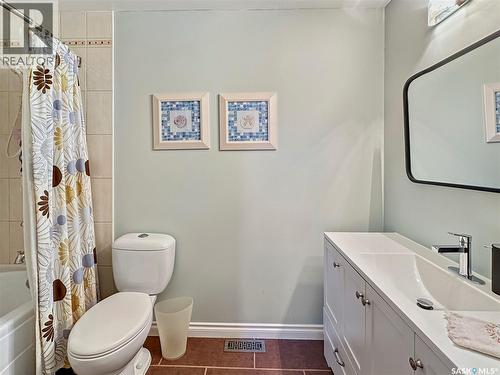 19 Marquis Crescent, Regina, SK - Indoor Photo Showing Bathroom
