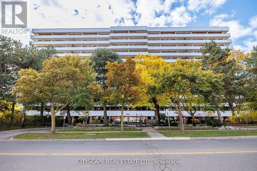 810 - 1 ROYAL ORCHARD BOULEVARD  Markham, ON L3T 3C2