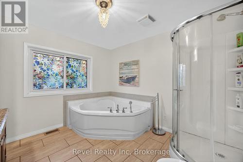144 Trout Lane, Tiny, ON - Indoor Photo Showing Bathroom