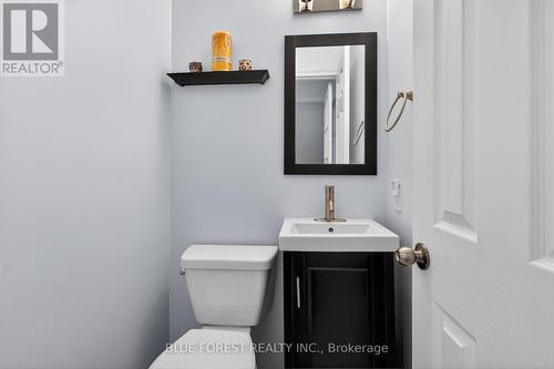 74 - 700 Exeter Road, London South (South X), ON - Indoor Photo Showing Bathroom