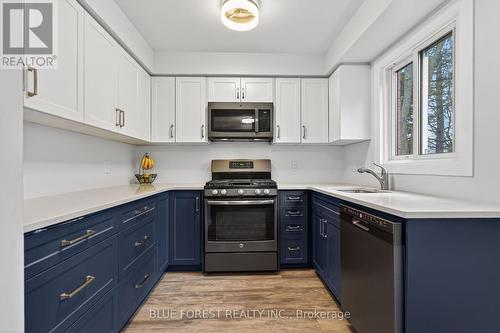 74 - 700 Exeter Road, London South (South X), ON - Indoor Photo Showing Kitchen