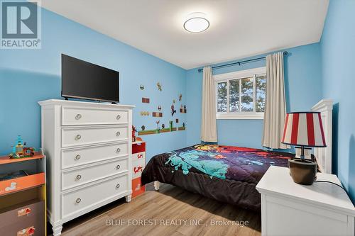 74 - 700 Exeter Road, London South (South X), ON - Indoor Photo Showing Bedroom