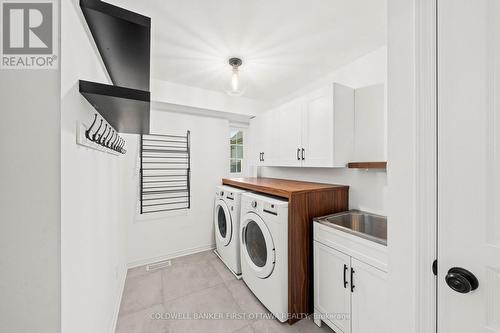 441 Blackleaf Drive, Ottawa, ON - Indoor Photo Showing Laundry Room