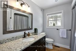 Upper Level Full Bathroom - 