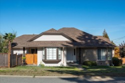 800 Colonia Dr  Ladysmith, BC V9G 1N2