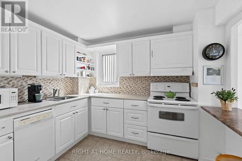 906 - 1171 Ambleside Drive, Ottawa, ON - Indoor Photo Showing Kitchen