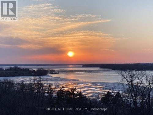 906 - 1171 AMBLESIDE DRIVE  Ottawa, ON K2B 8E1