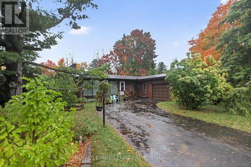 Expansive bungalow - 46 Quinpool Crescent, Ottawa, ON - Outdoor