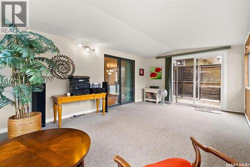 3304 Hill Avenue, Regina, SK - Indoor