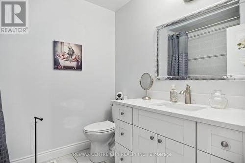 58 - 1199 Hamilton Road, London East (East P), ON - Indoor Photo Showing Bathroom