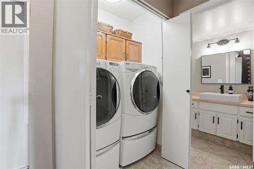 250 Emerald Terrace, Saskatoon, SK - Indoor Photo Showing Laundry Room