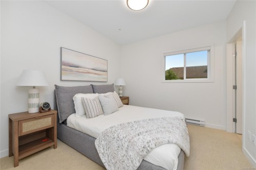203-9716 Third St, Sidney, BC - Indoor Photo Showing Bedroom