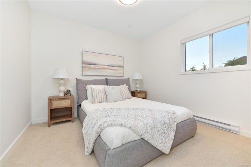 203-9716 Third St, Sidney, BC - Indoor Photo Showing Bedroom
