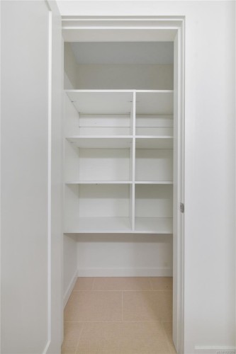 203-9716 Third St, Sidney, BC - Indoor With Storage