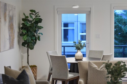 203-9716 Third St, Sidney, BC - Indoor