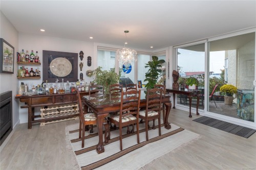 1A-9851 Second St, Sidney, BC - Indoor