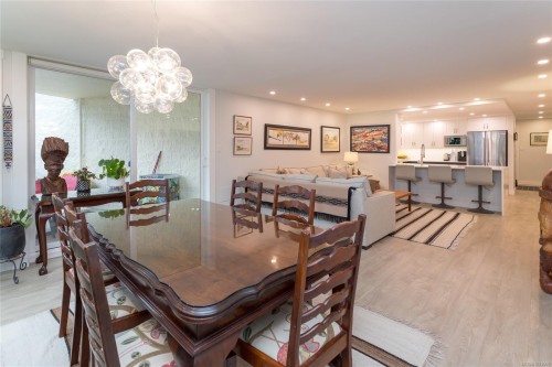 1A-9851 Second St, Sidney, BC - Indoor Photo Showing Dining Room